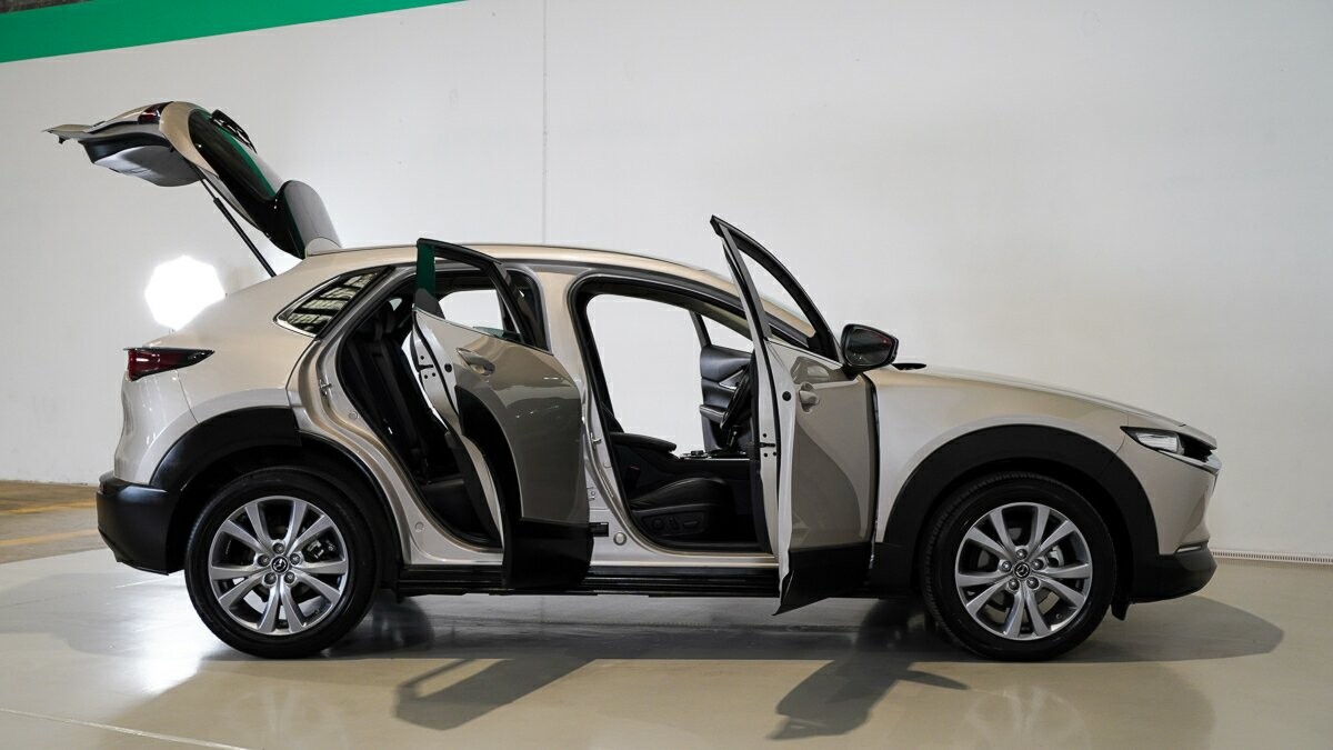 Mazda Cx-30 image 4