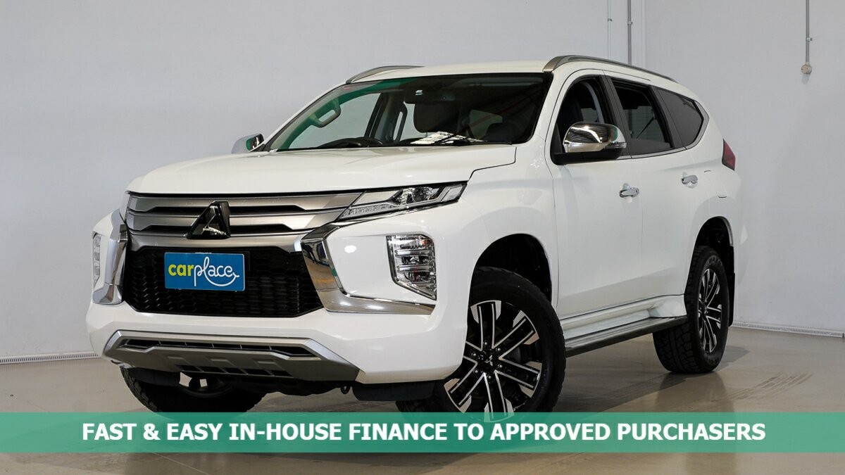 Mitsubishi Pajero Sport image 1