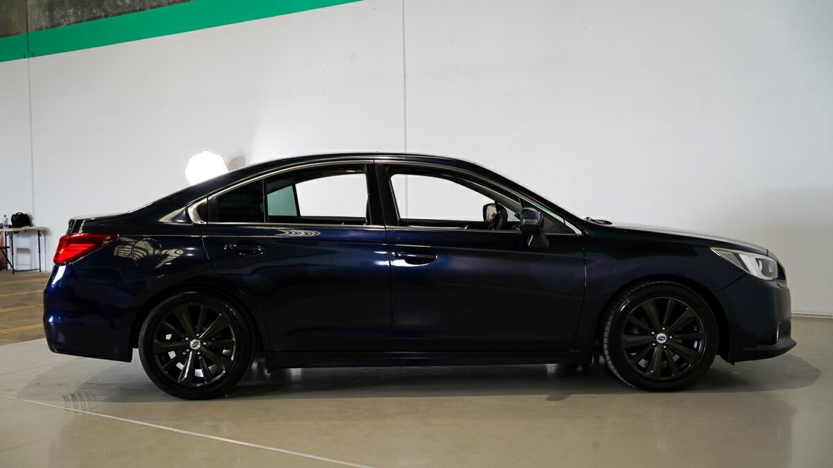 Subaru Liberty image 3