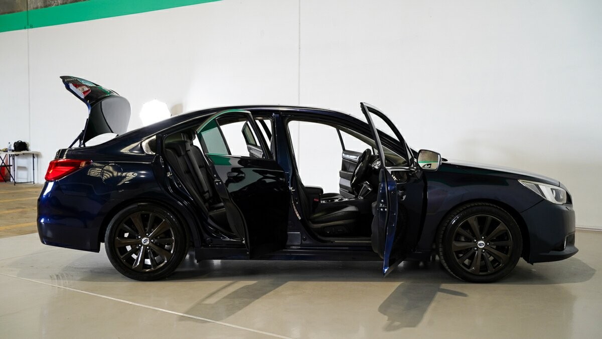 Subaru Liberty image 4