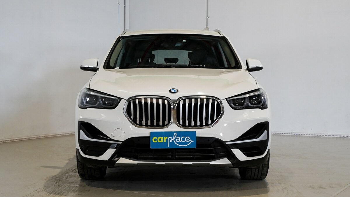 BMW X1 image 2