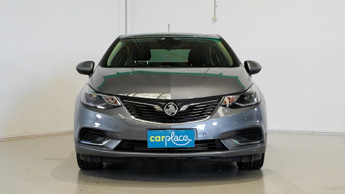 Holden Astra image 2