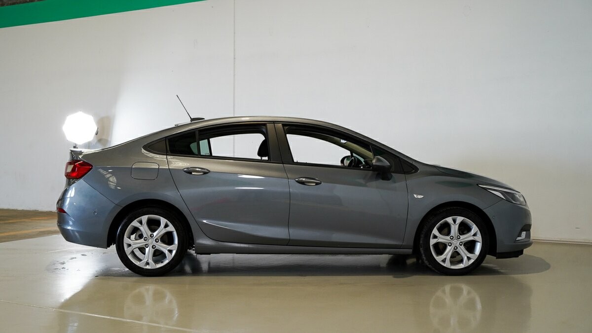 Holden Astra image 3