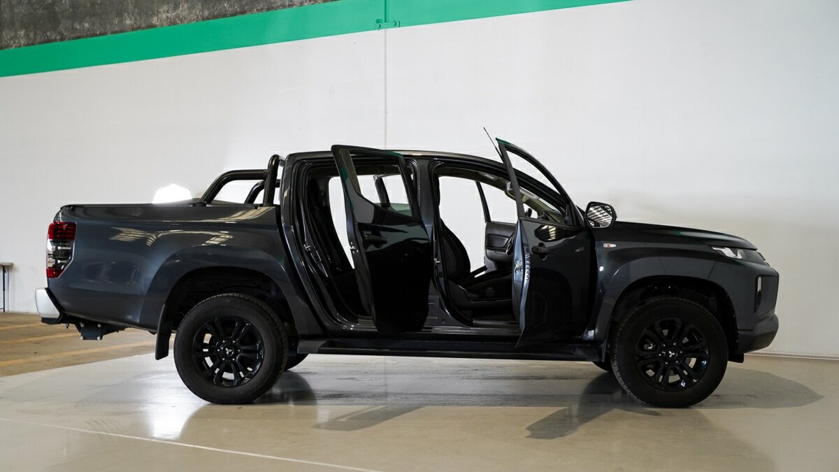 Mitsubishi Triton image 4