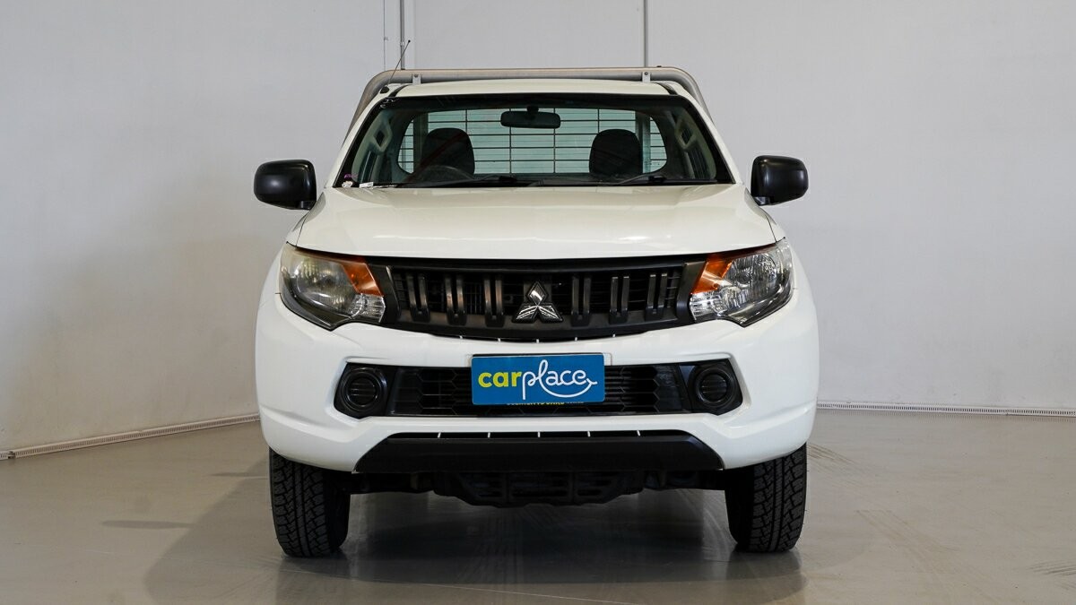 Mitsubishi Triton image 2