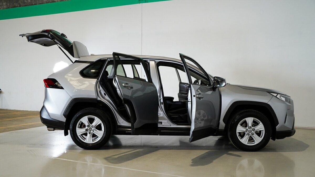 Toyota Rav4 image 4