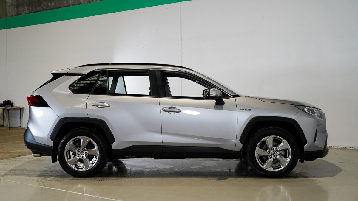 Toyota Rav4 image 3