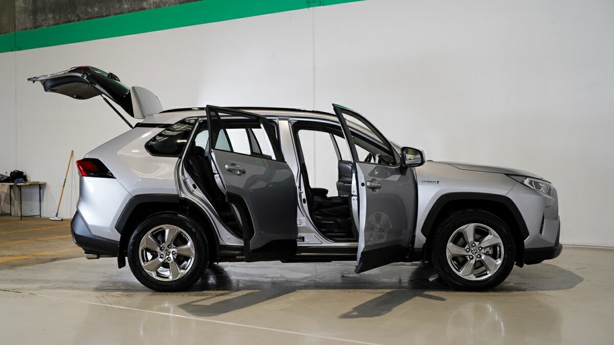 Toyota Rav4 image 4