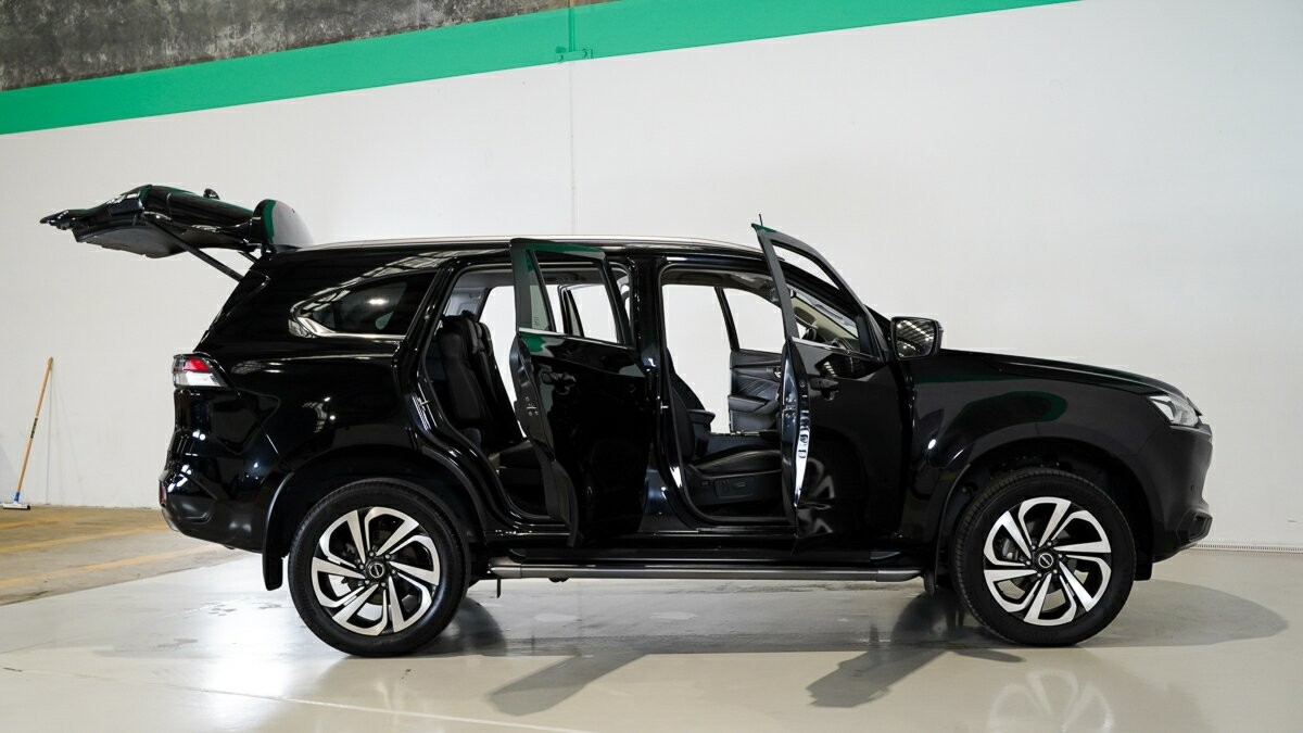 Isuzu Mu-x image 4