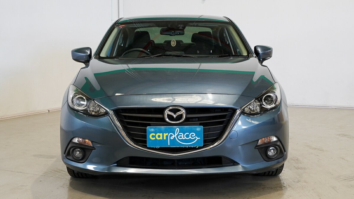 Mazda 3 image 2