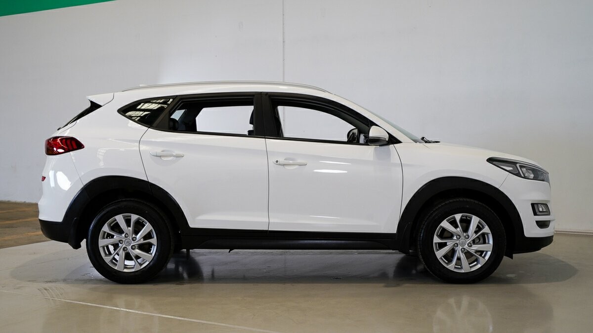 Hyundai Tucson image 3