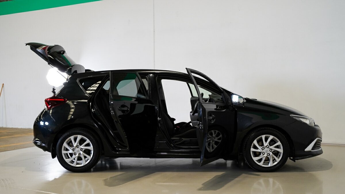 Toyota Corolla image 4