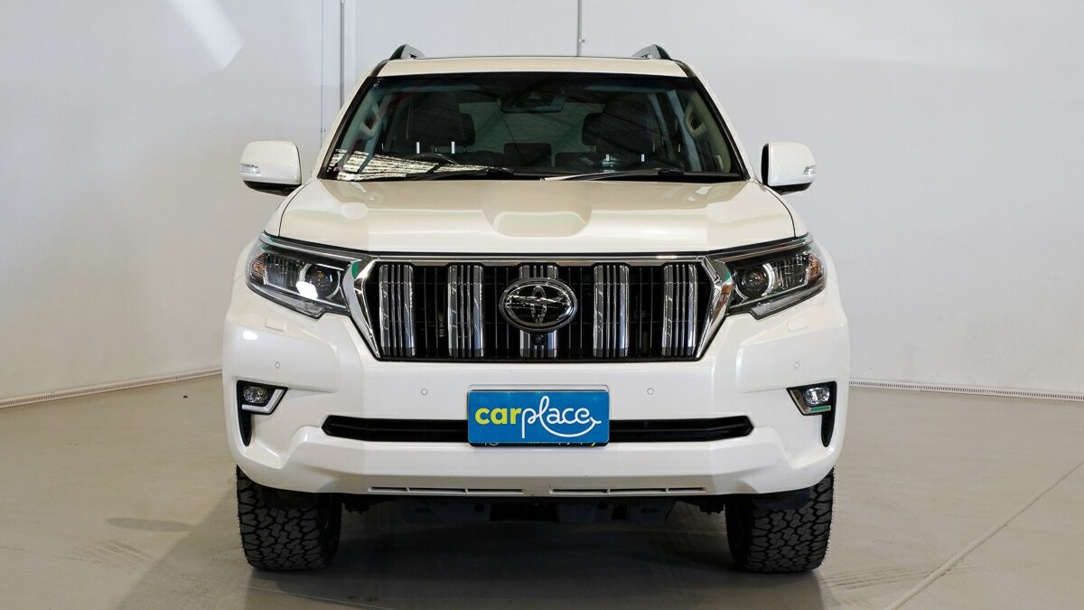 Toyota Landcruiser Prado image 2
