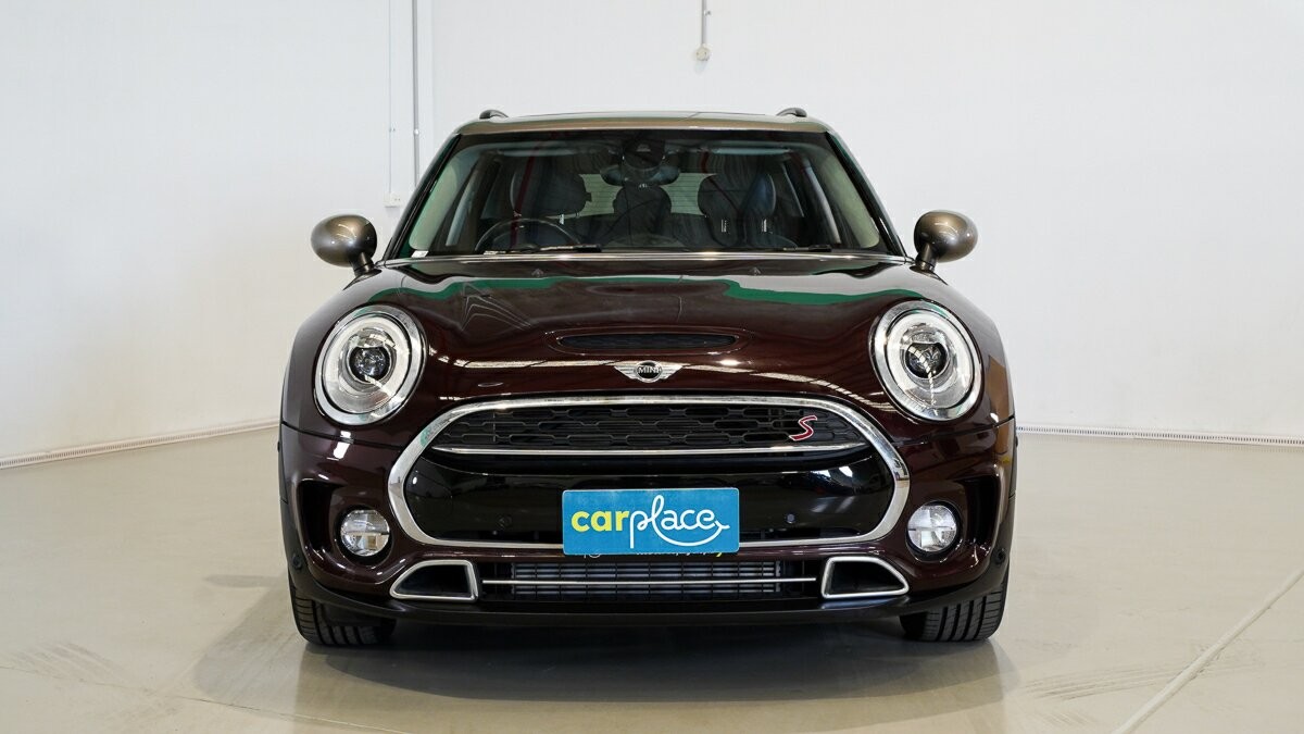 Mini Clubman image 2