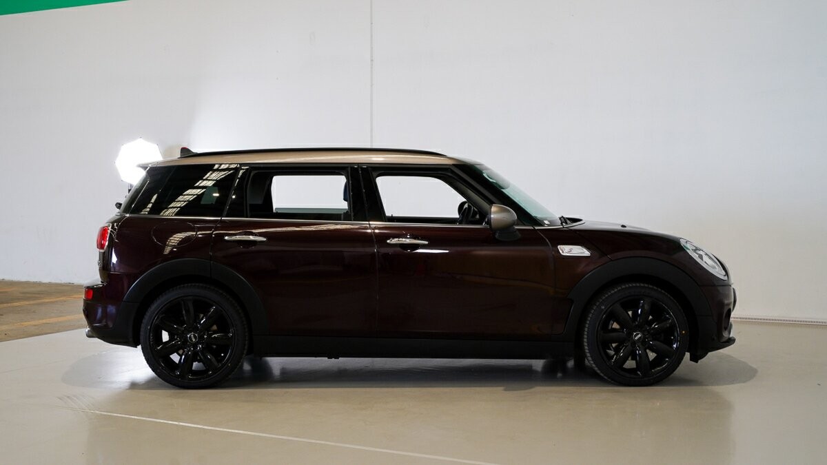 Mini Clubman image 3