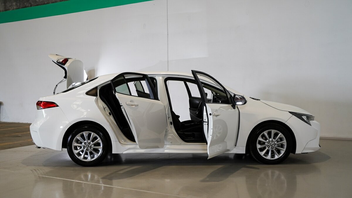 Toyota Corolla image 4
