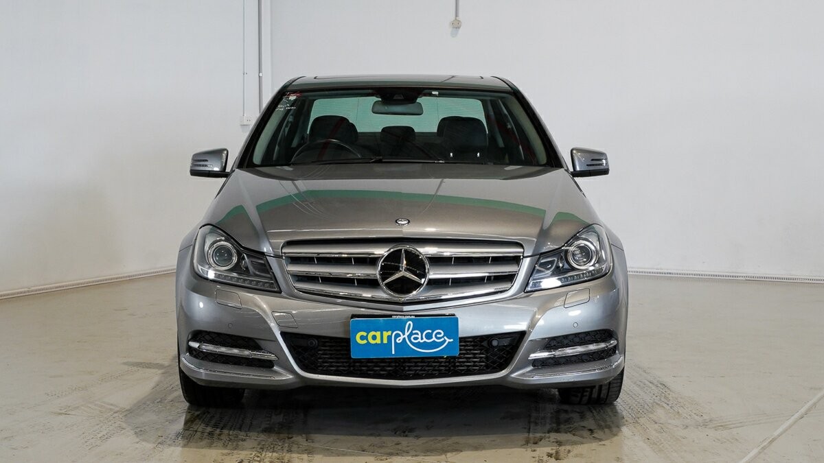 Mercedes Benz C-class image 2