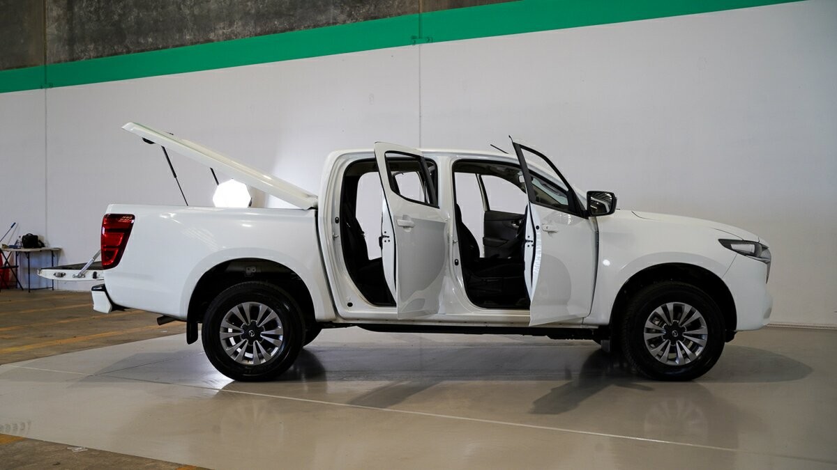 Mazda Bt-50 image 4