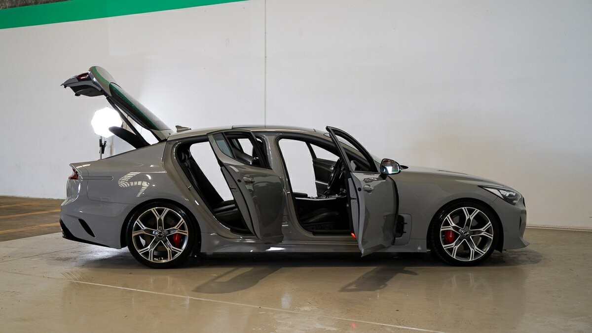 Kia Stinger image 4