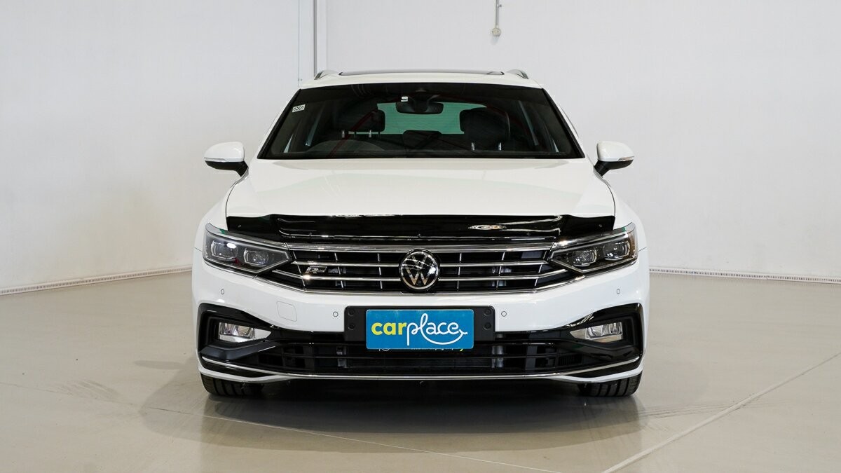 Volkswagen Passat image 2