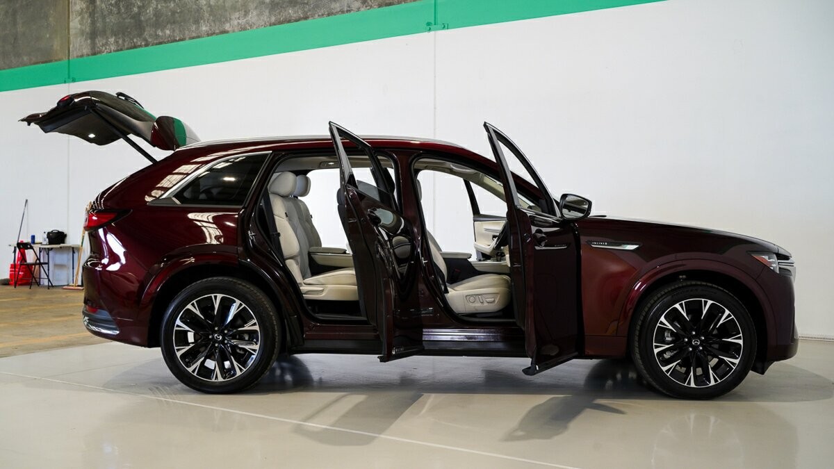 Mazda Cx-90 image 4