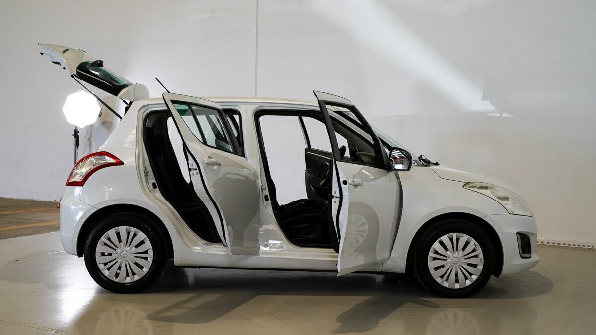 Suzuki Swift image 4