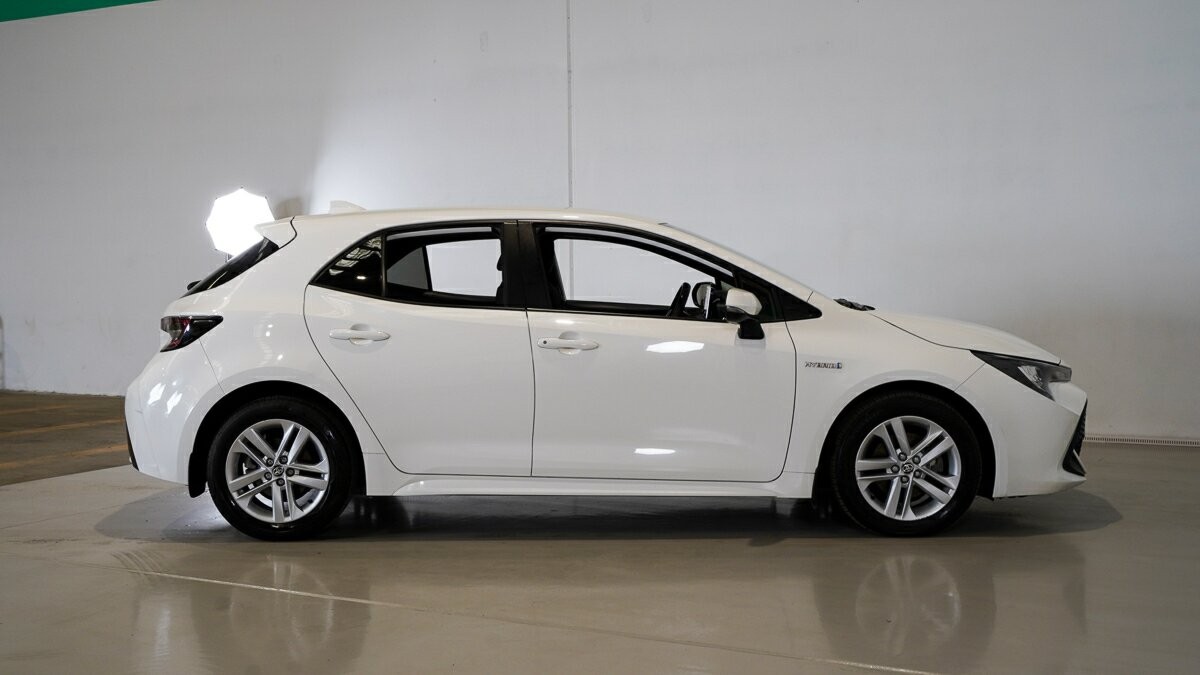 Toyota Corolla image 3