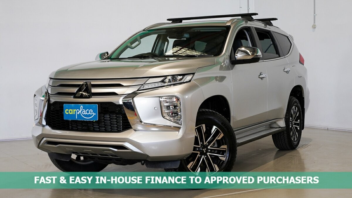 Mitsubishi Pajero Sport image 1