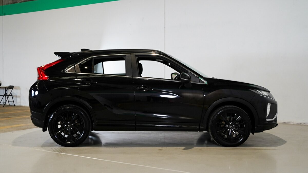 Mitsubishi Eclipse Cross image 3