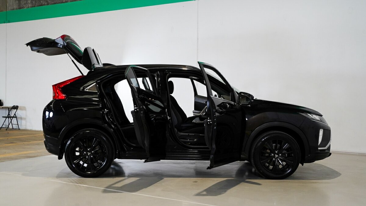 Mitsubishi Eclipse Cross image 4
