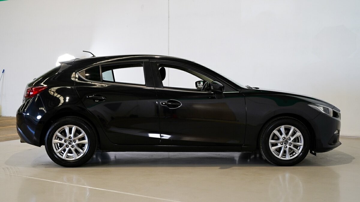 Mazda 3 image 3