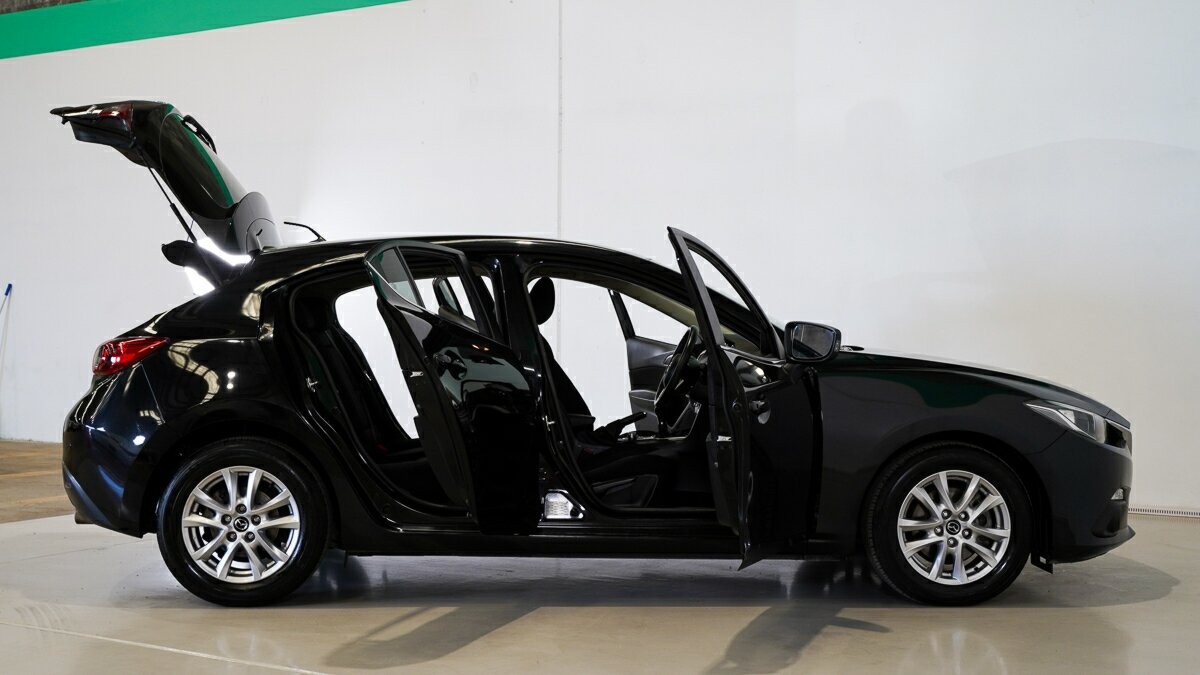 Mazda 3 image 4