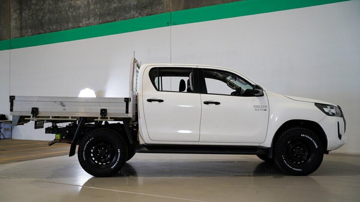 Toyota Hilux image 3