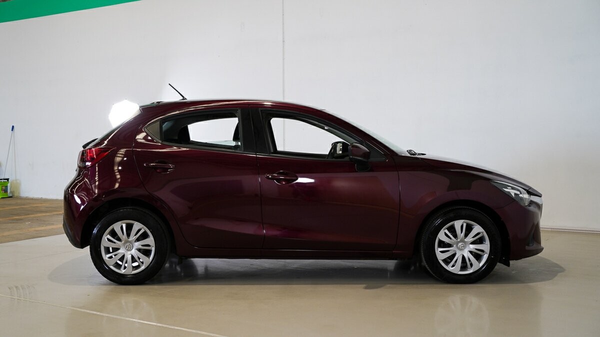 Mazda 2 image 3