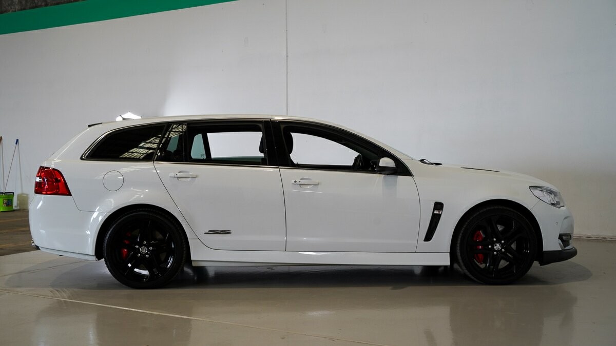 Holden Commodore image 3