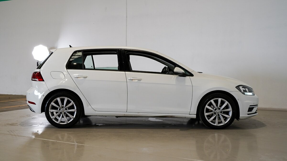 Volkswagen Golf image 3