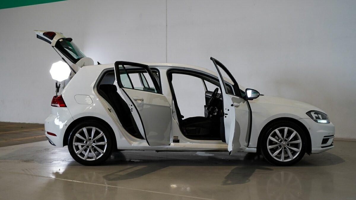 Volkswagen Golf image 4