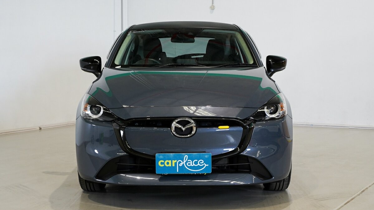 Mazda 2 image 2