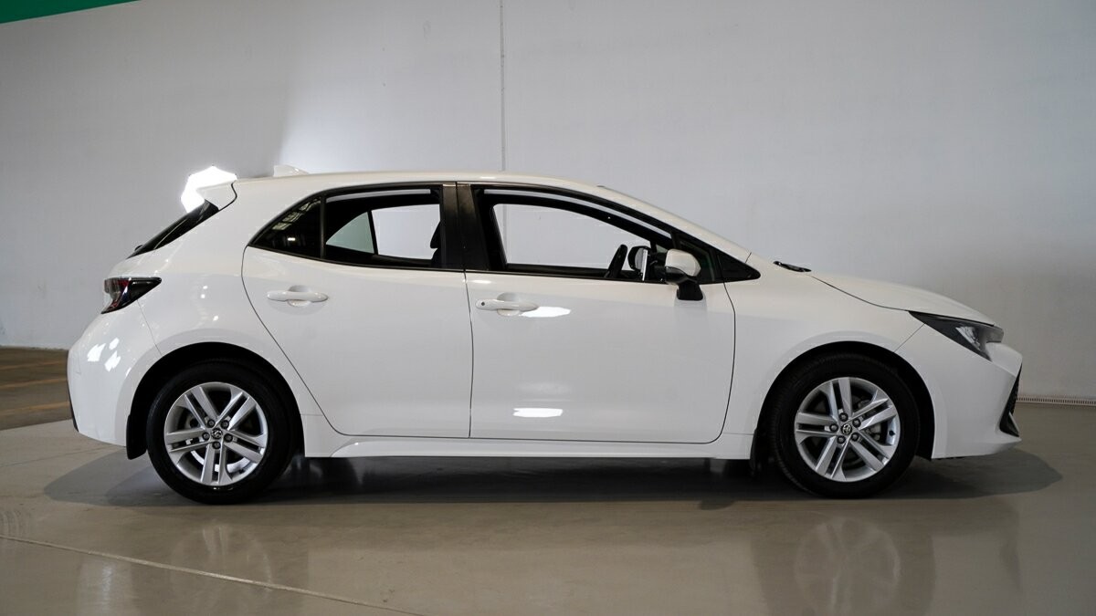 Toyota Corolla image 3