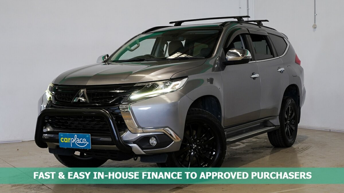 Mitsubishi Pajero Sport image 1