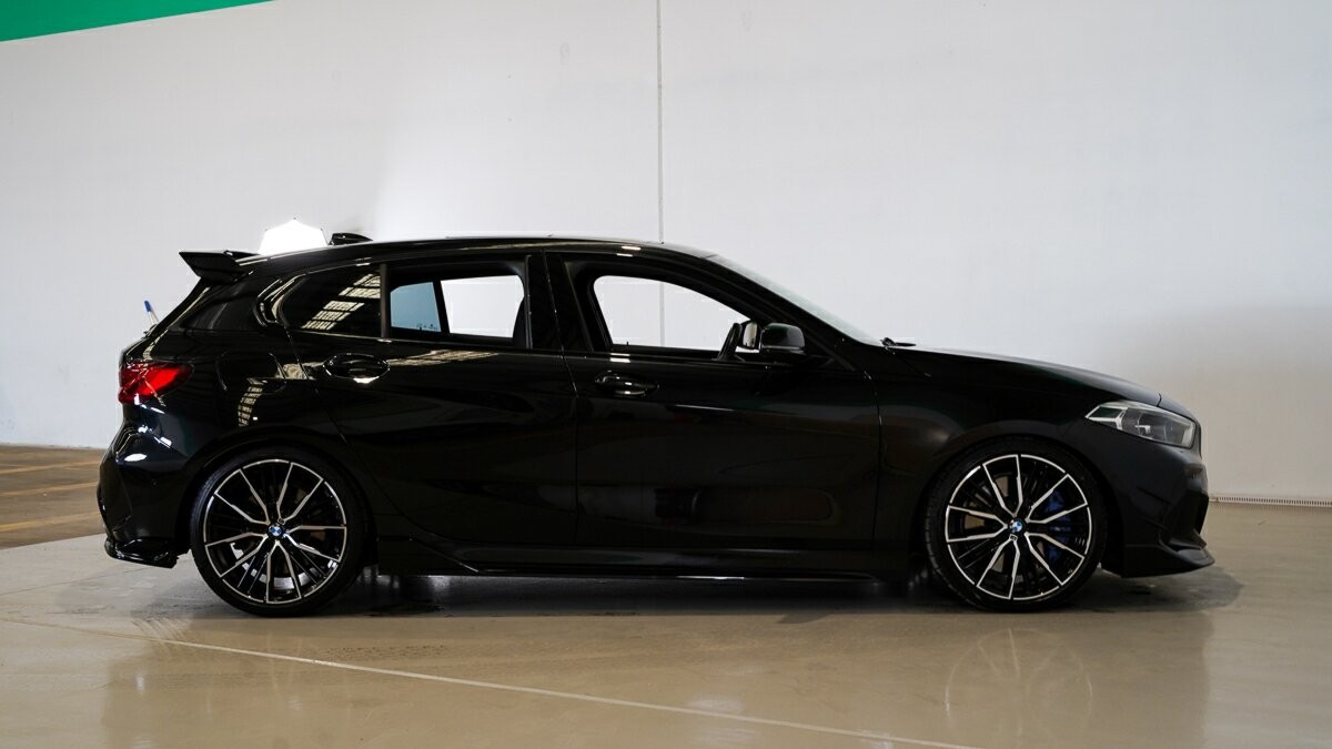 BMW 1 Series image 3