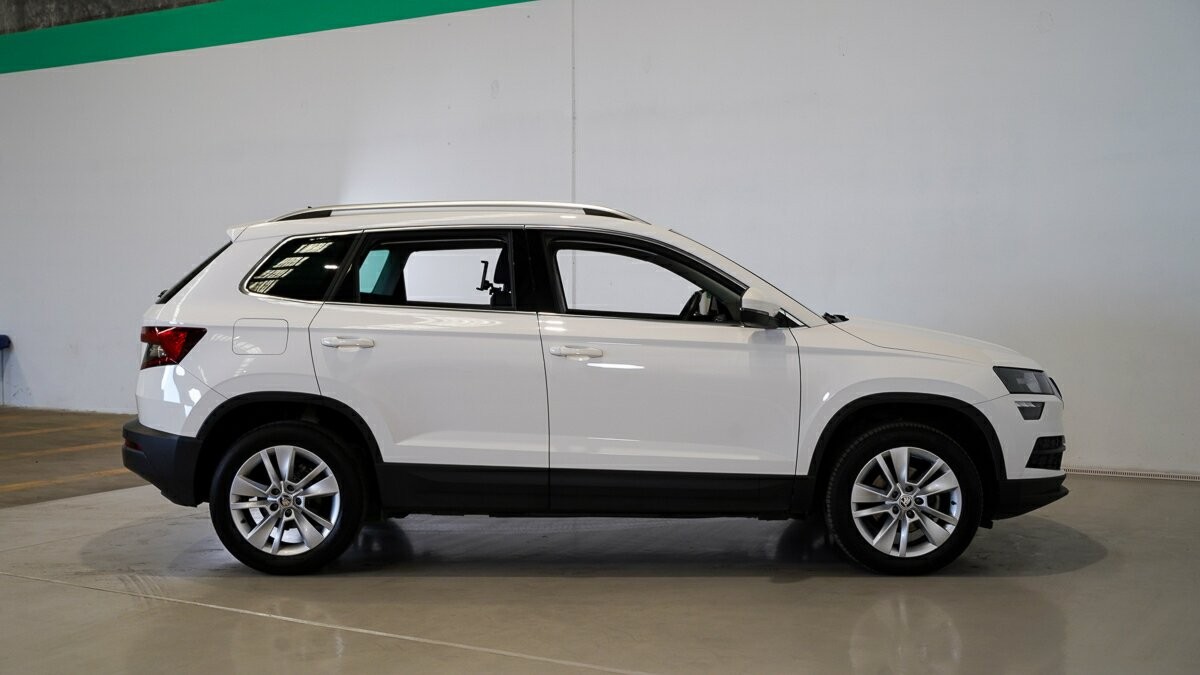Skoda Karoq image 3