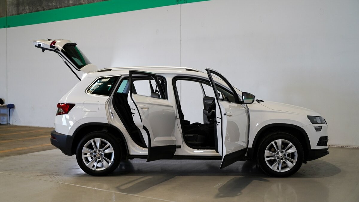 Skoda Karoq image 4