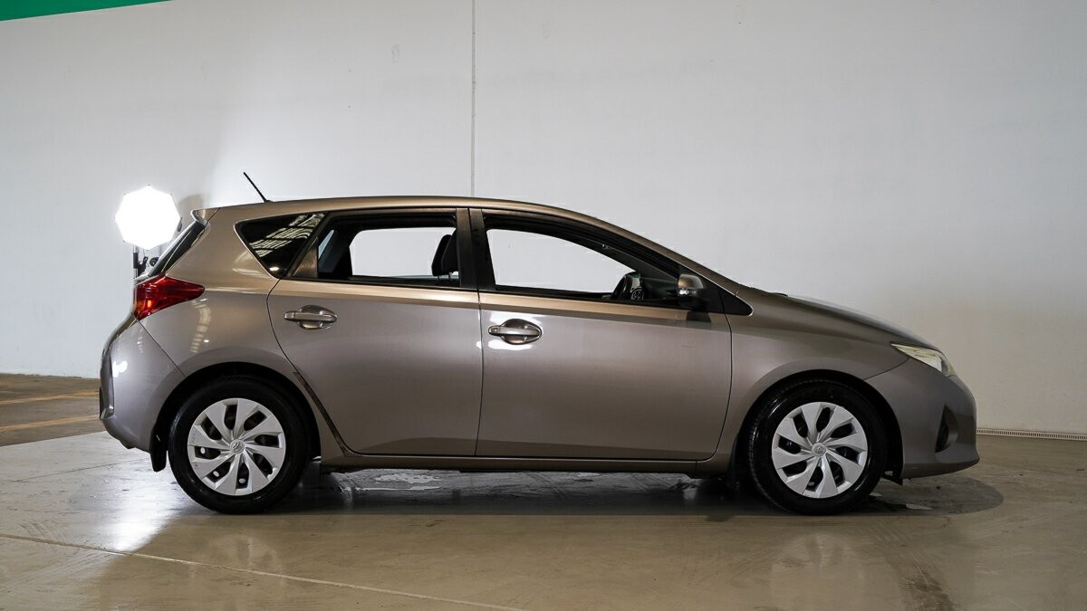 Toyota Corolla image 3
