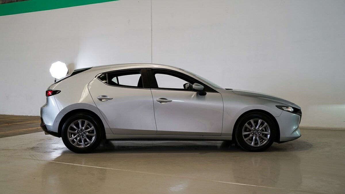 Mazda 3 image 3