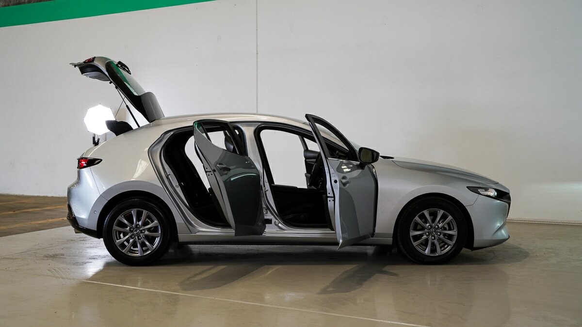 Mazda 3 image 4