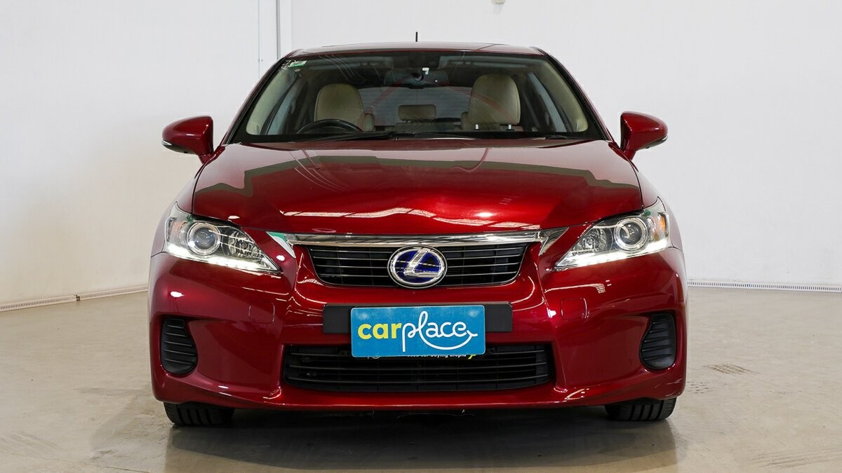 Lexus Ct image 2