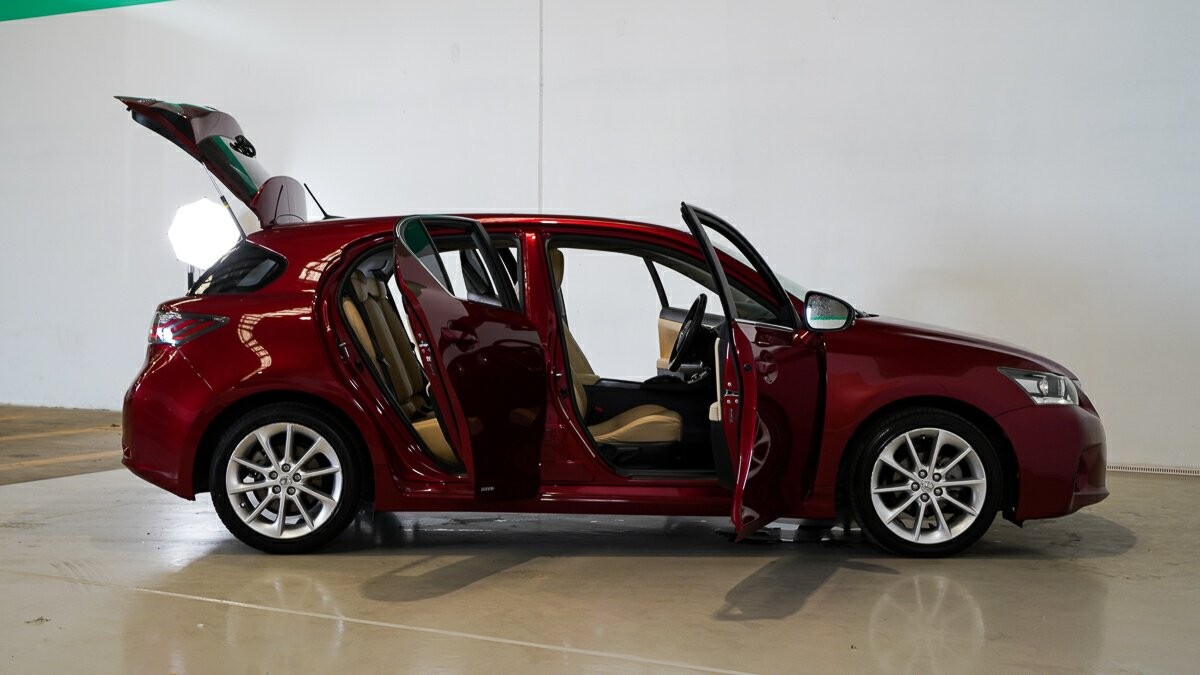 Lexus Ct image 4