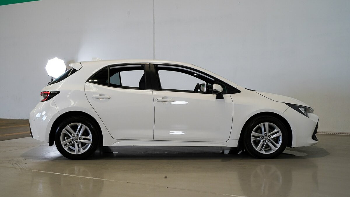Toyota Corolla image 3