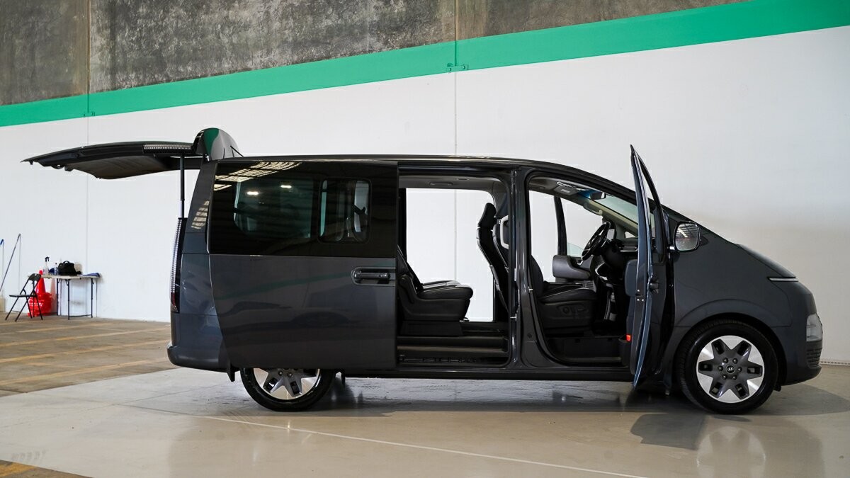 Hyundai Staria image 4